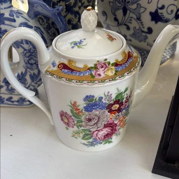 Limoges Floral Teapot White with Multicolor Design Beautiful condition no chips - Picture 9 of 9